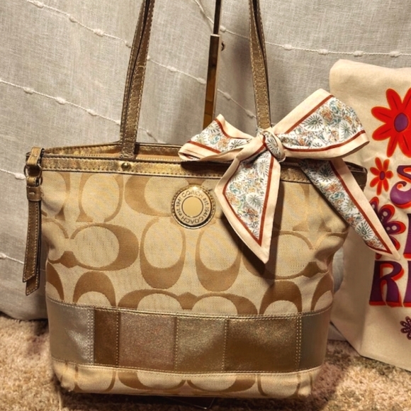 Coach Tan and Gold Signature C Colorblock Large Tote Bag Shoulder Bag EUC. - Picture 1 of 4